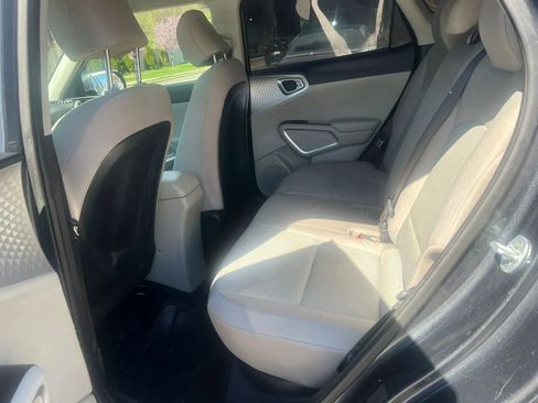 Used 2020 Kia Soul LX FWD image 26