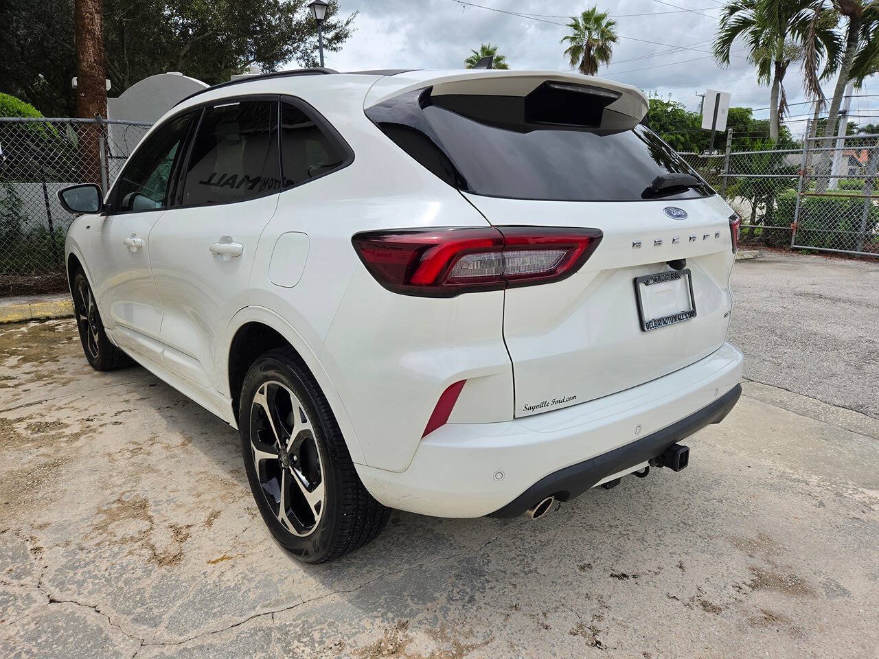 Used 2023 Ford Escape ST-Line Select w/ Tech Pack #2 AWD/4WD image 7