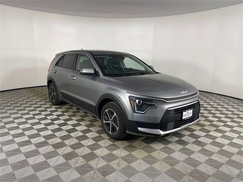 Certified 2025 Kia Niro LX image 16