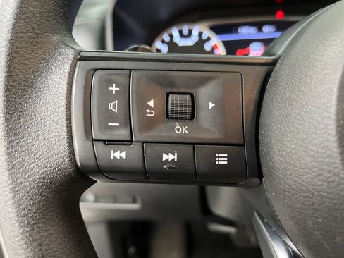 Used 2024 Nissan Rogue S FWD image 44