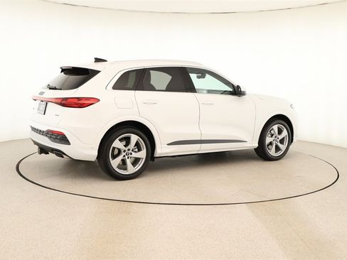 New 2025 Audi Q5 Prestige image 7