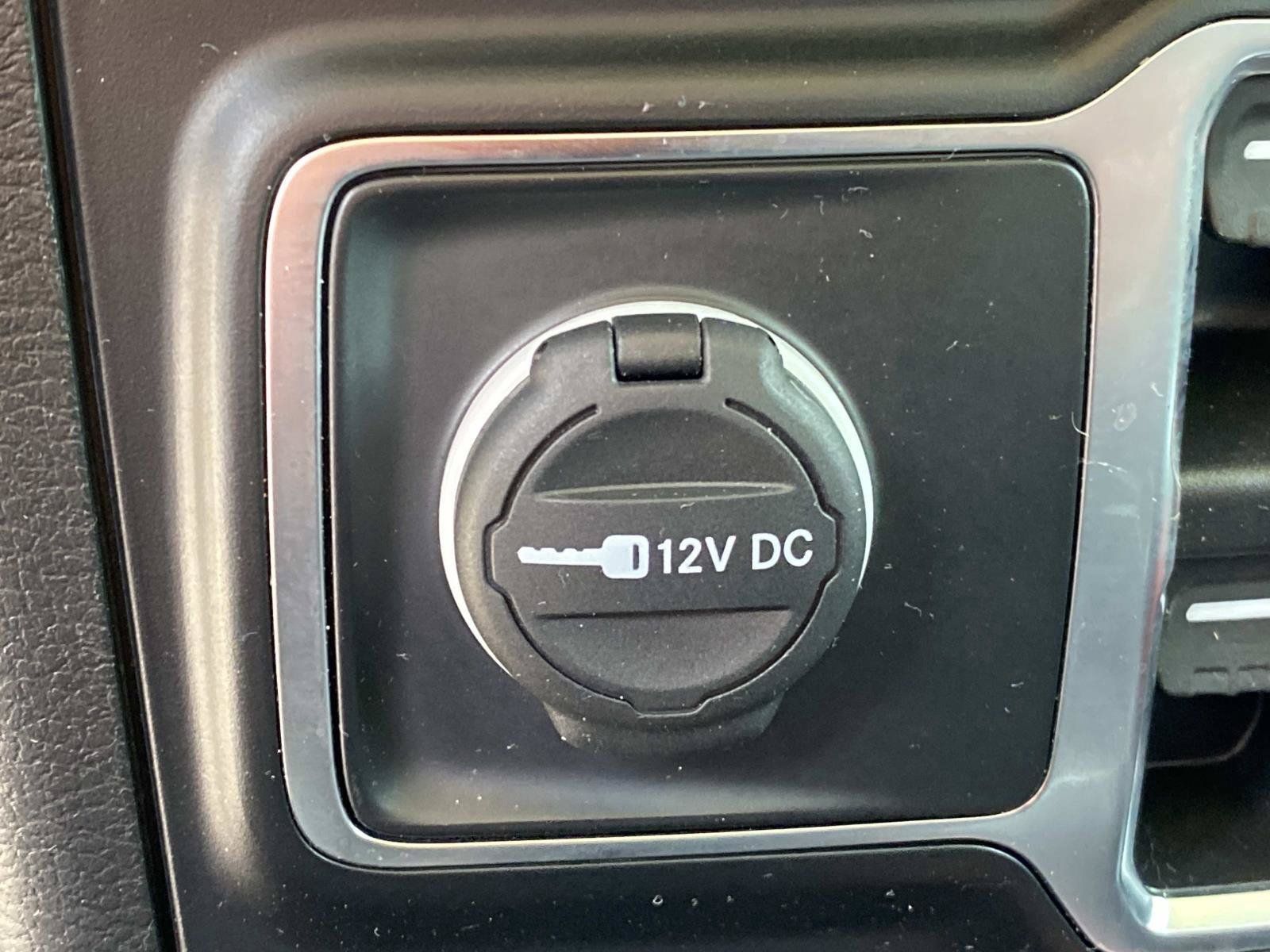 Used 2022 Jeep Wrangler Unlimited Sahara w/ Cold Weather Group AWD/4WD image 32