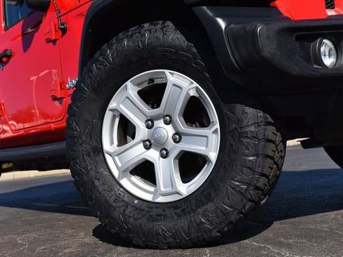 Used 2018 Jeep Wrangler Unlimited Sport S image 3