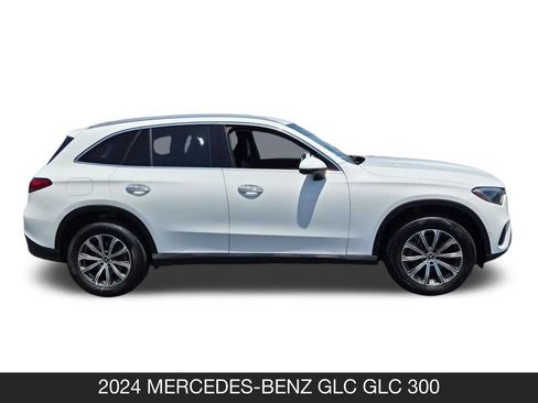 Used 2024 Mercedes-Benz GLC 300 4MATIC image 6