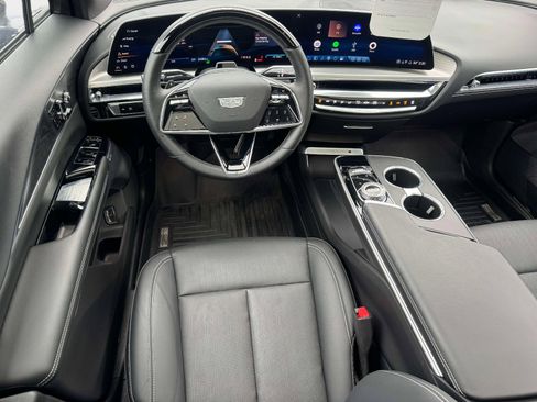 Certified 2024 Cadillac Lyriq Luxury image 2