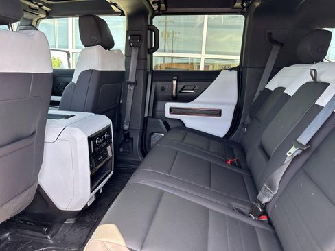 Used 2025 GMC Hummer EV 2X AWD/4WD image 33