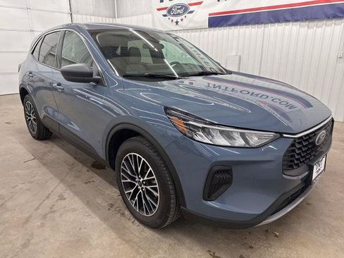 Certified 2023 Ford Escape Active w/ Tech Pack #1 AWD/4WD image 2