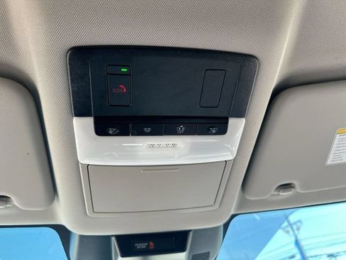 Used 2023 Nissan Rogue SV AWD/4WD image 40