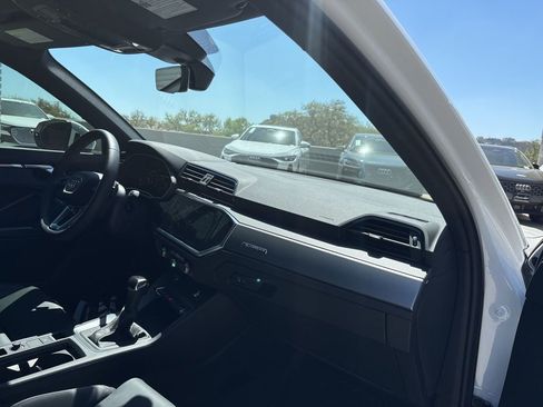 Used 2025 Audi Q3 2.0T Premium w/ Convenience Package image 15