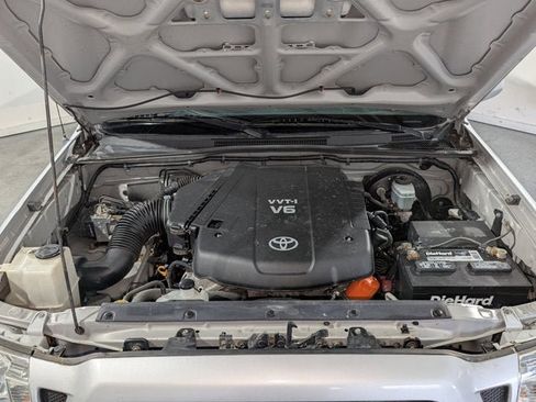 Used 2005 Toyota Tacoma PreRunner image 38