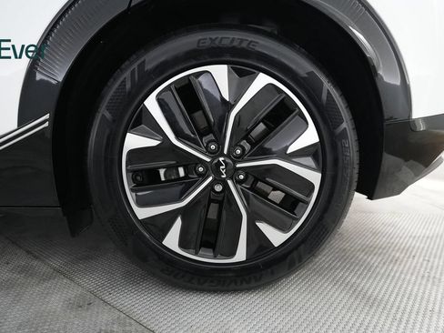 Used 2024 Kia EV6 Wind RWD image 9