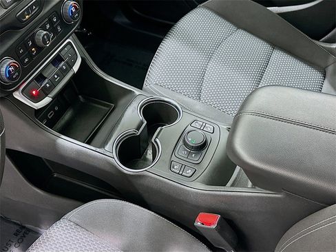 Used 2022 GMC Terrain SLE w/ Driver Convenience Package image 15