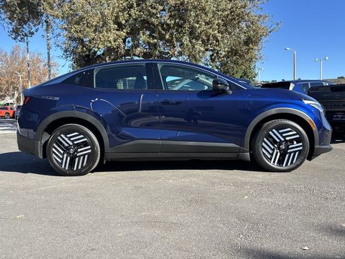 New 2026 Nissan Leaf SV+ image 2