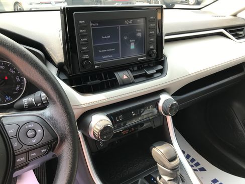 Used 2022 Toyota RAV4 XLE w/ Convenience Package AWD/4WD image 19