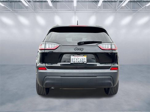 Used 2020 Jeep Cherokee Latitude Plus image 5