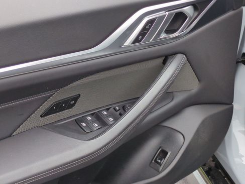 Used 2025 BMW M440i RWD image 15