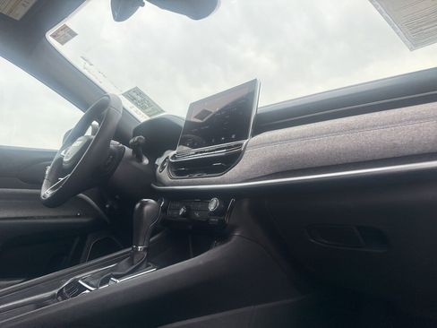 Used 2023 Jeep Compass Latitude image 21