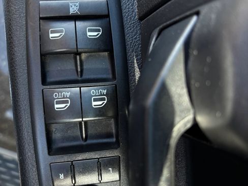 Used 2017 RAM 3500 Tradesman w/ Chrome Appearance Group image 8