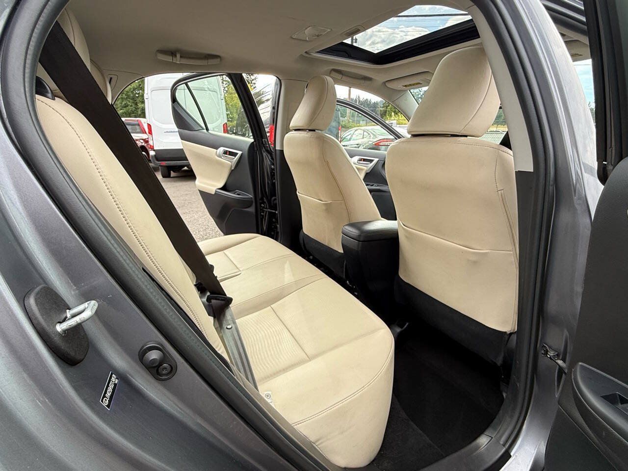 Used 2013 Lexus CT 200h w/ Seat Comfort Pkg FWD image 29