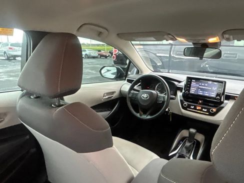 Used 2021 Toyota Corolla LE FWD image 27