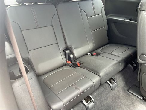 Used 2023 Chevrolet Traverse RS image 29