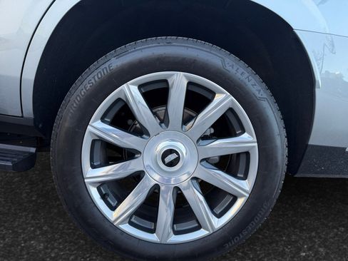Used 2024 Cadillac Escalade Premium Luxury Platinum image 11