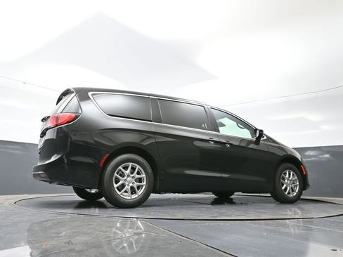 New 2026 Chrysler Voyager LX image 36