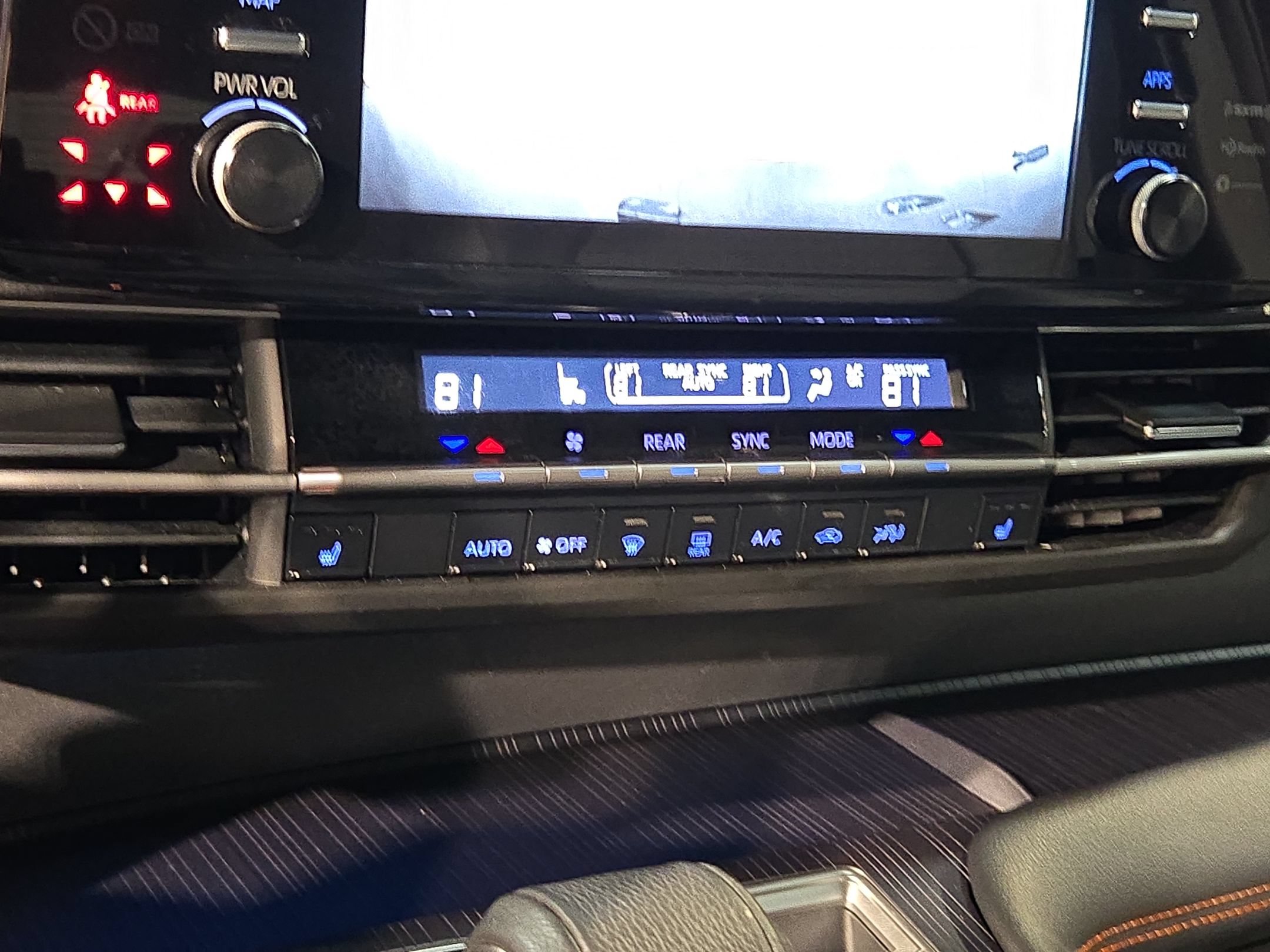 Used 2021 Toyota Sienna XSE FWD image 33