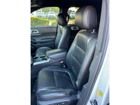 Used 2013 Ford Explorer XLT FWD image 12