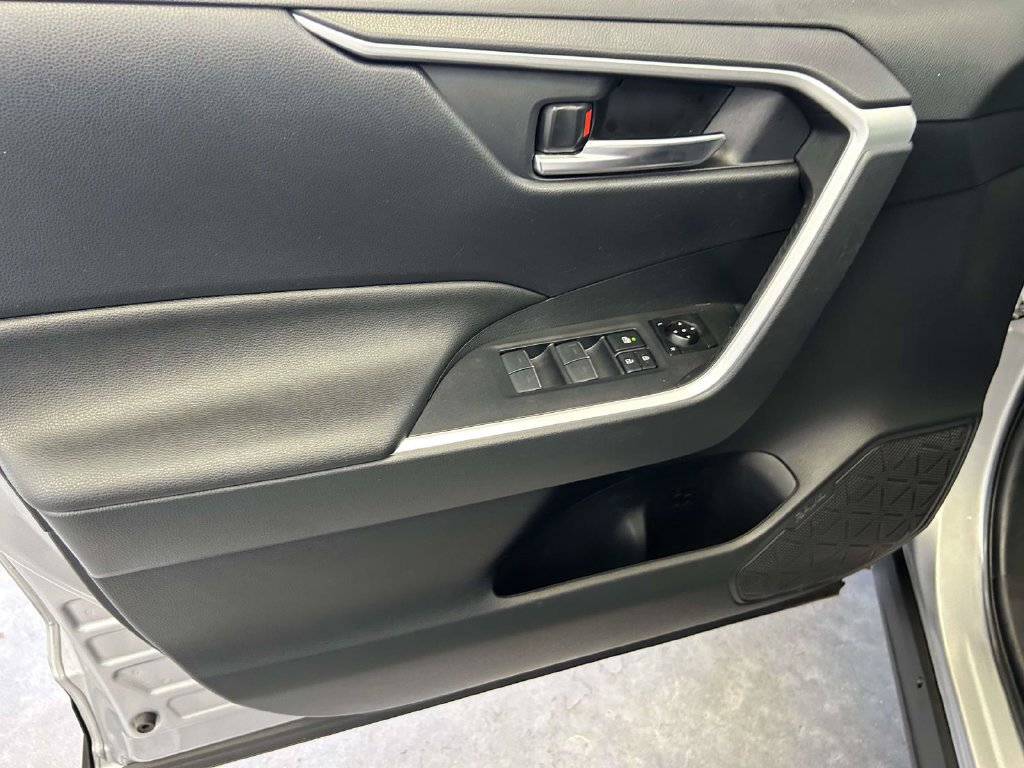 Certified 2025 Toyota RAV4 XLE Premium AWD/4WD image 18