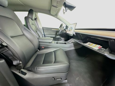Used 2023 Tesla Model Y Long Range AWD/4WD image 30