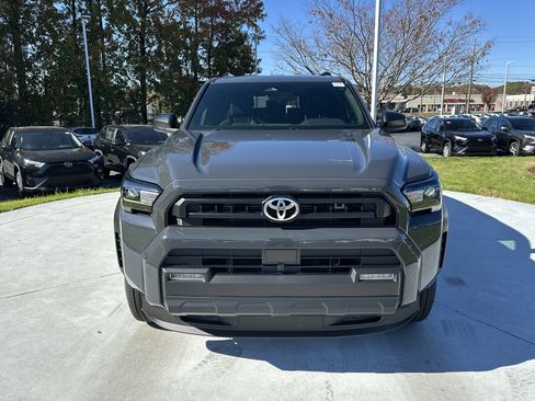 Certified 2025 Toyota 4Runner SR5 image 3
