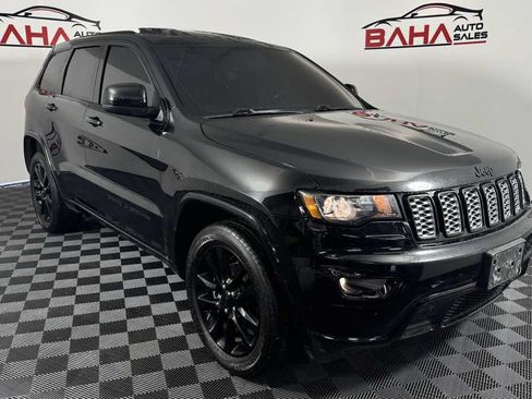 Used 2018 Jeep Grand Cherokee Altitude AWD/4WD image 9