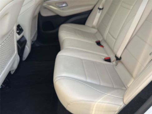 Used 2021 Mercedes-Benz GLE 450 4MATIC w/ AMG Line Exterior image 18