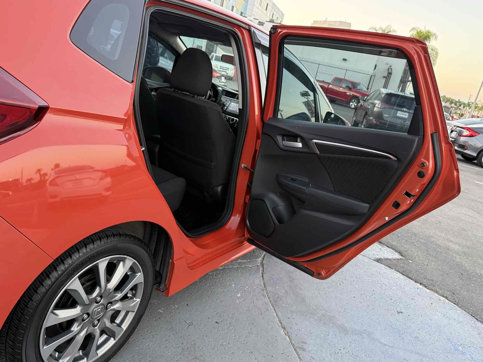 Used 2018 Honda Fit Sport image 46