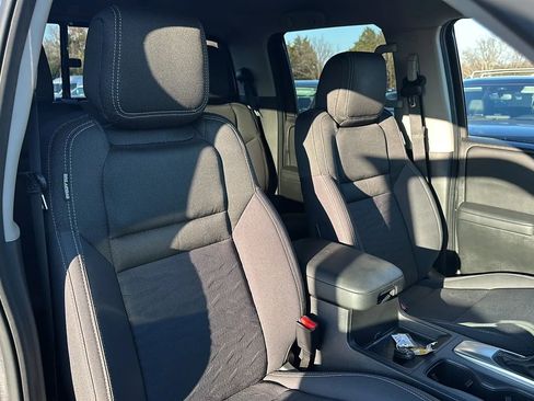 Used 2022 Nissan Frontier SV image 11