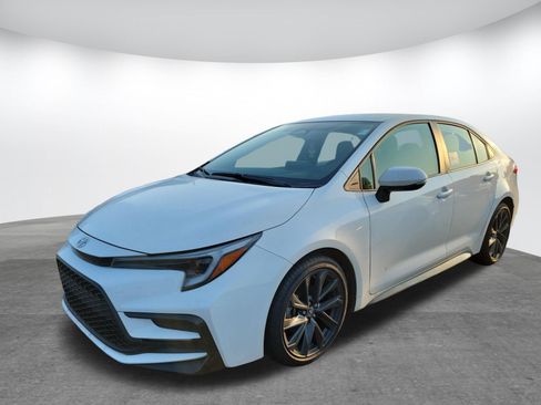 Used 2025 Toyota Corolla SE FWD image 3