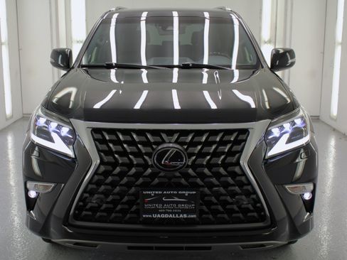 Used 2020 Lexus GX 460 Premium image 3