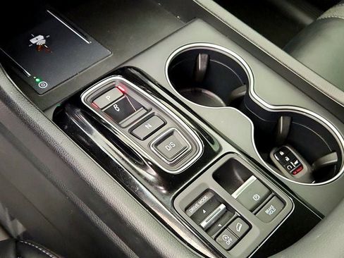 Used 2025 Honda Pilot Touring image 17