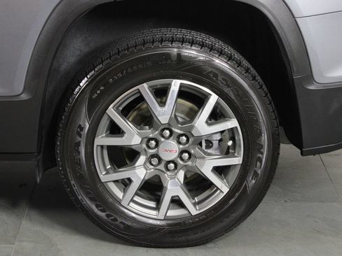 Used 2022 GMC Acadia SLE w/ Driver Convenience Package FWD image 14