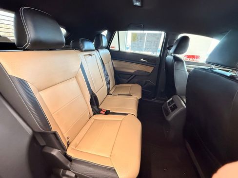 Used 2021 Volkswagen Atlas Cross Sport SE image 19