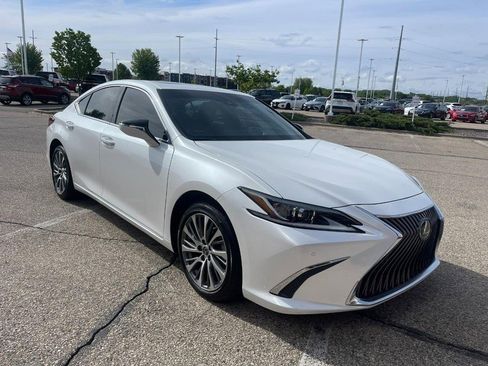 Used 2019 Lexus ES 350 w/ Premium Package image 2