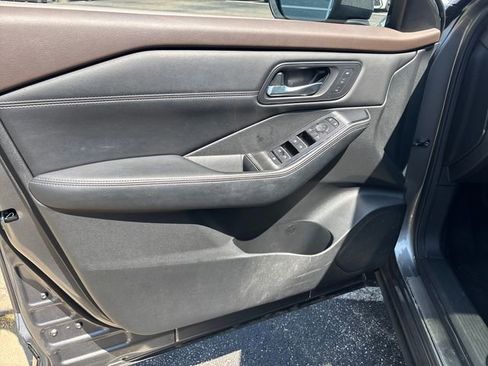 Used 2023 Nissan Rogue SL w/ SL Premium Package AWD/4WD image 10