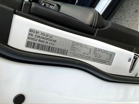 Used 2023 Jeep Grand Cherokee Altitude image 36