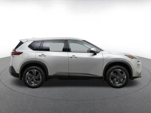 Used 2025 Nissan Rogue SV AWD/4WD image 10