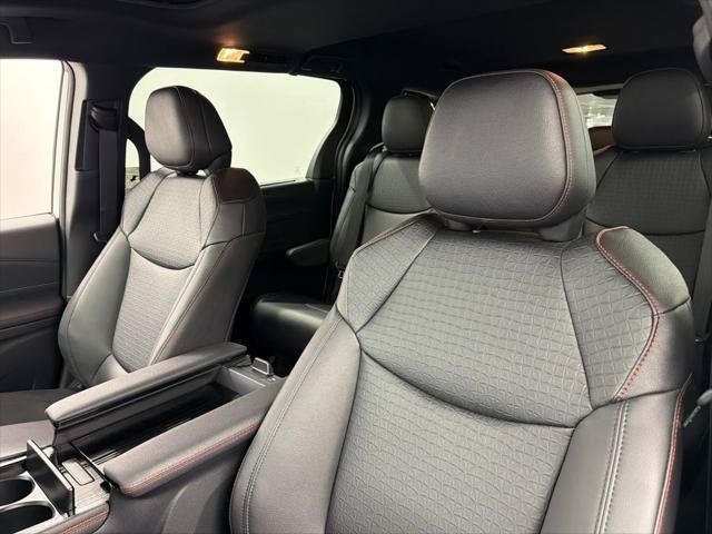 Certified 2026 Toyota Sienna XSE FWD image 24