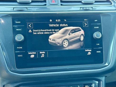Used 2020 Volkswagen Tiguan SE R-Line image 32