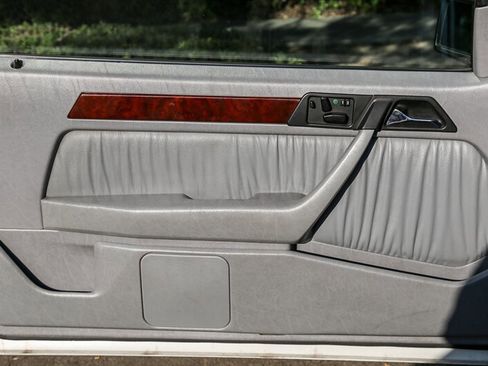 Used 1995 Mercedes-Benz E 320 Convertible image 74