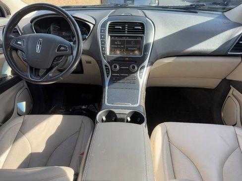 Used 2017 Lincoln MKX Select w/ Lincoln MKX Climate Package image 11