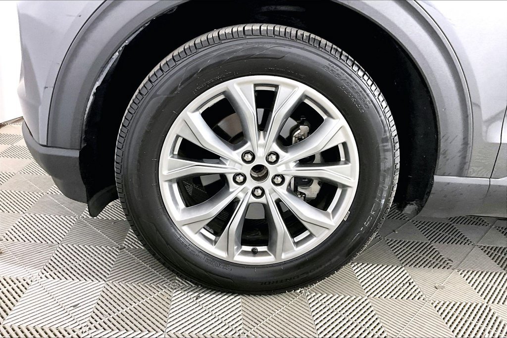 Used 2020 Ford Explorer XLT w/ Equipment Group 202A RWD image 7